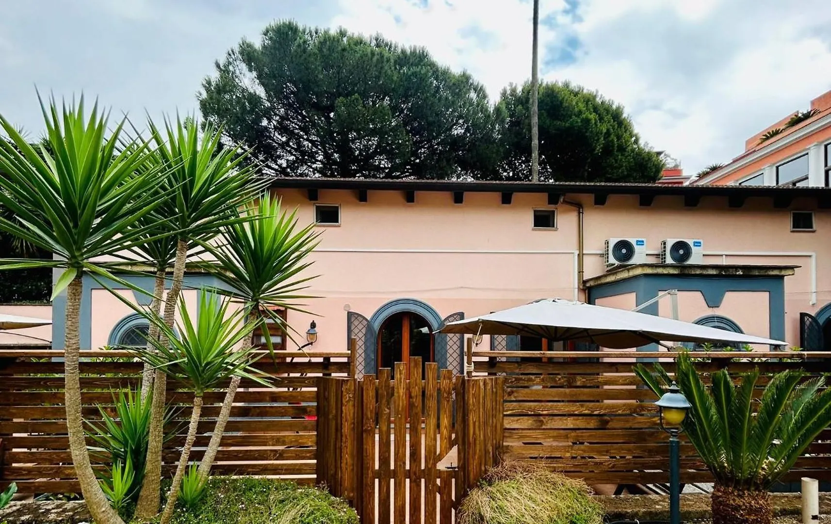 Villetta Capodimonte Neapel 2*,